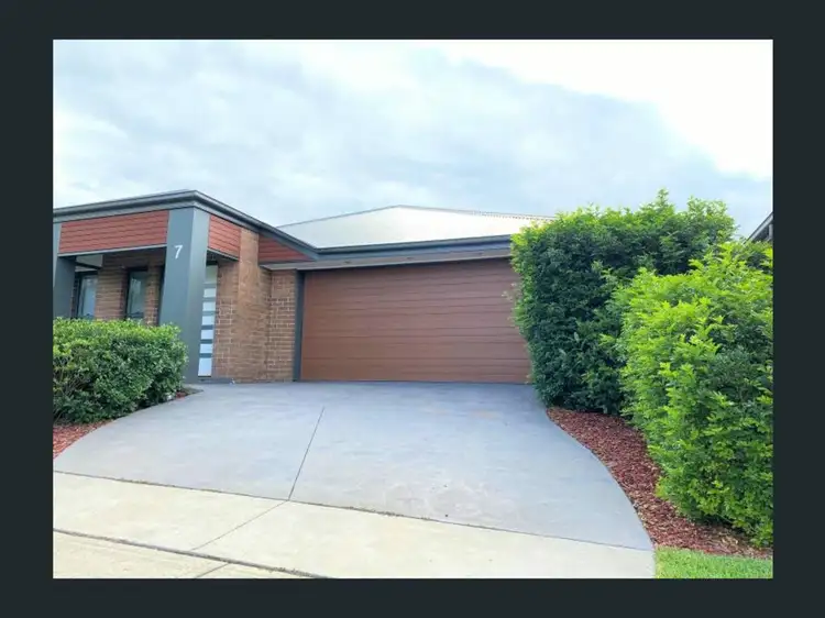7 Patanga Cres