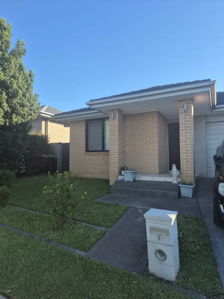 7 Buchanan Street, Jordan Springs NSW 2747
