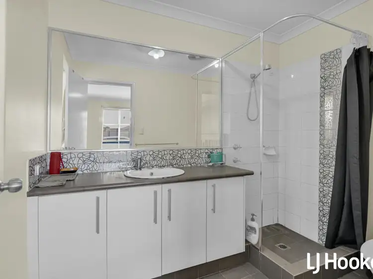 Fourth view of Homely house listing, 8 Padua Road, Piara Waters WA 6112