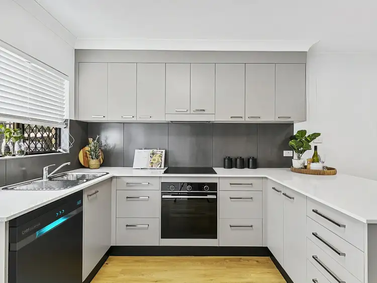 Sixth view of Homely unit listing, 2/9 Veivers Close, Westcourt QLD 4870