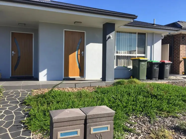 5A Wallara Green, Jordan Springs NSW 2747