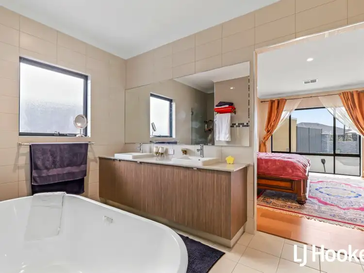 Seventh view of Homely house listing, 5 Loseto Link, Piara Waters WA 6112