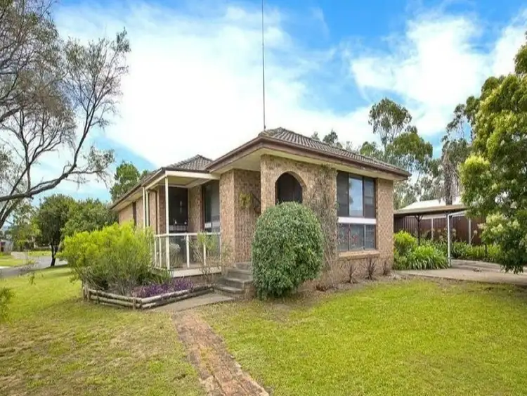 4 Snowden Street, Jamisontown NSW 2750
