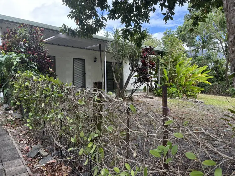 2/33 Hope St, Clifton Beach QLD 4879
