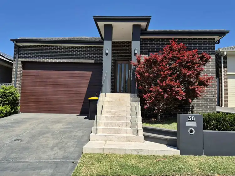 38 Flagship Ridge, Jordan Springs NSW 2747