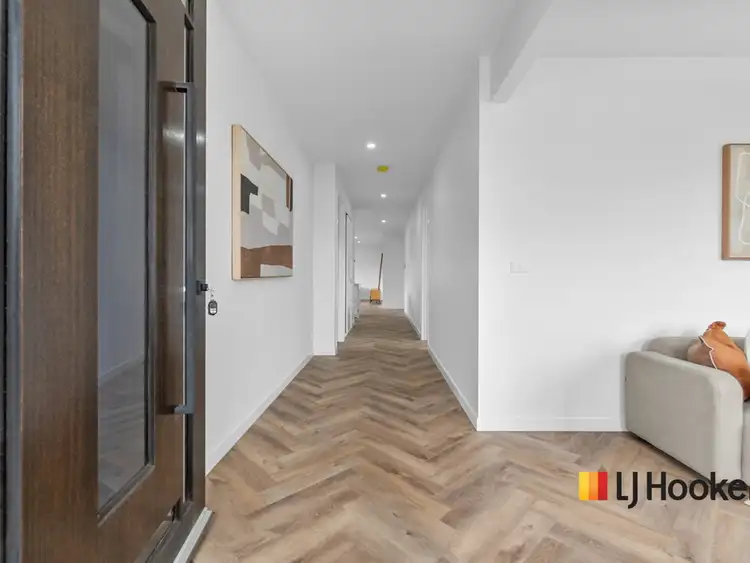 33 Lollipop crescent, Sunbury VIC 3429