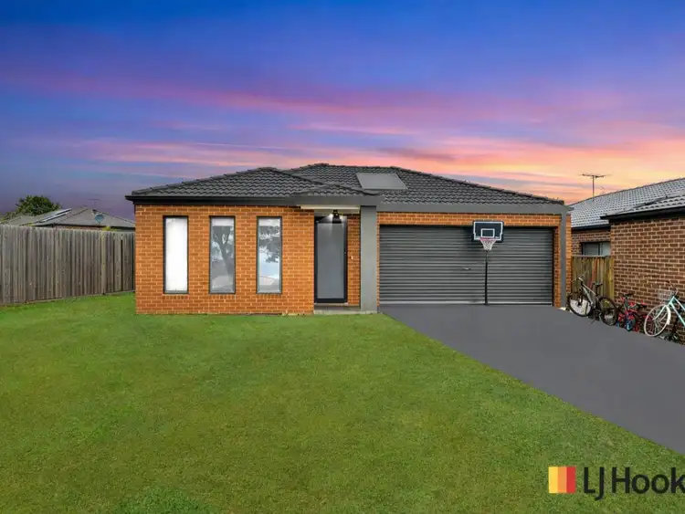24 Hinkler Crescent