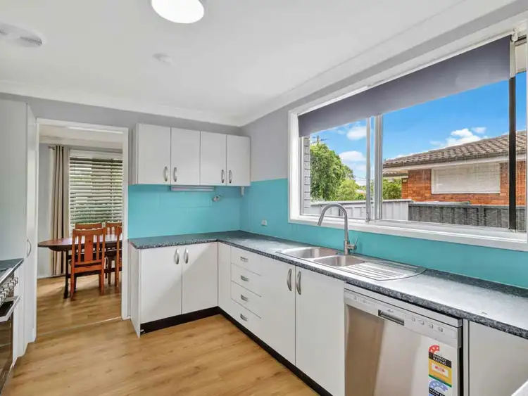 44 & 44a Gwandalan Street