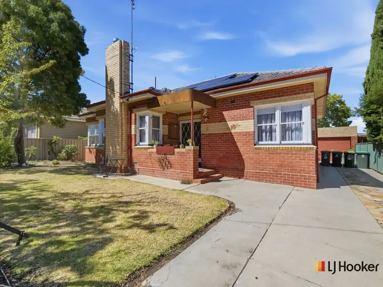 18 Ellis Street