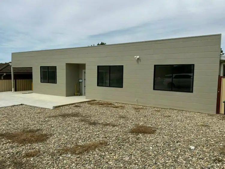 43 Hume Cresent