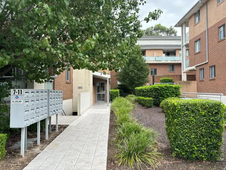 7-11 Putland Street
