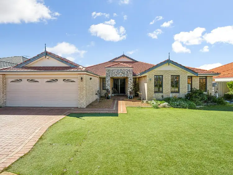 27 Kingsland Loop, Canning Vale WA 6155