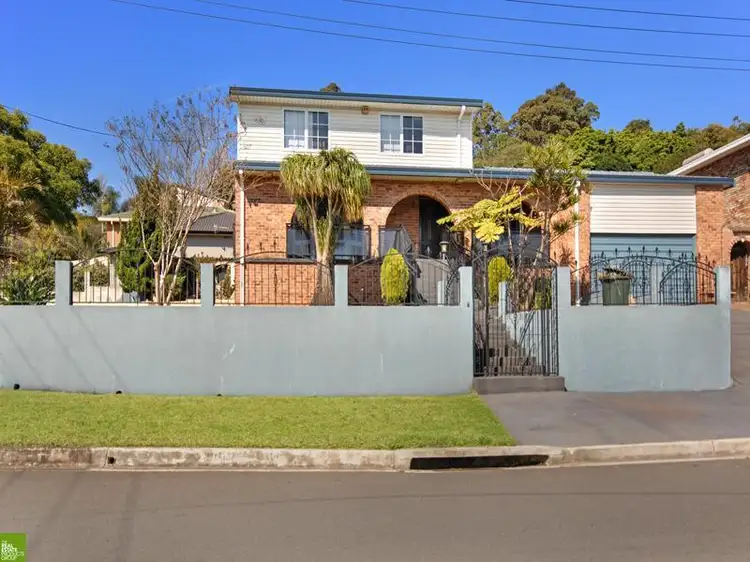 287 Flagstaff Road, Lake Heights NSW 2502
