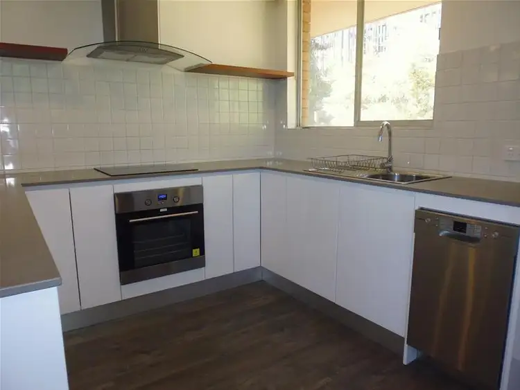 Seventh view of Homely unit listing, 4/18 Hillview Crescent, Newcastle NSW 2300