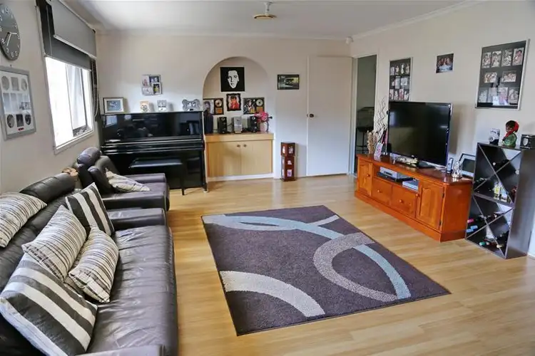 Fifth view of Homely house listing, 10 Eildon Road, Endeavour Hills VIC 3802
