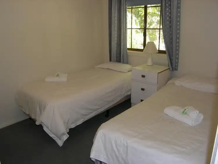 Fifth view of Homely unit listing, 4/1-5 Racecourse Road, Bright VIC 3741