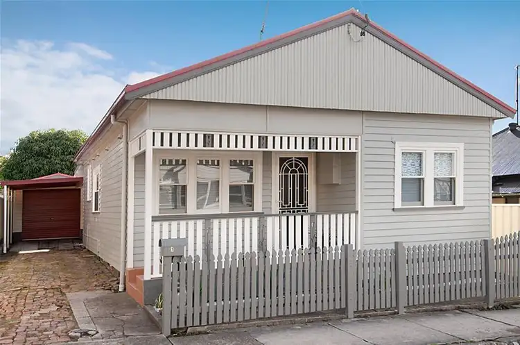 12 Tighe Street, Waratah NSW 2298