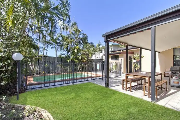 6 Albicore Street, Mermaid Waters QLD 4218