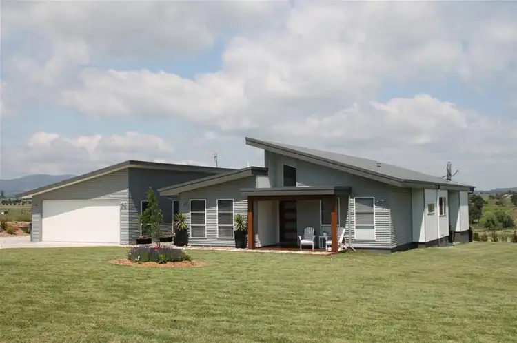 27 Millers Lane, Tenterfield NSW 2372