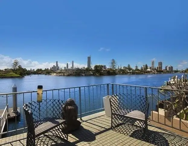 37 Furlong Street, Broadbeach Waters QLD 4218