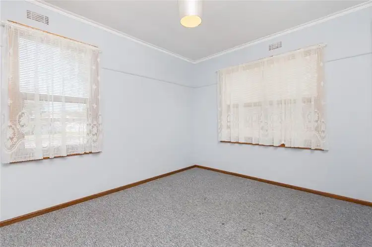 Fifth view of Homely house listing, 10 Westcliffs Avenue, Red Cliffs VIC 3496