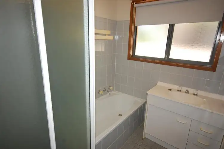 Seventh view of Homely house listing, 26 Langi  Crescent, Glenfield Park NSW 2650