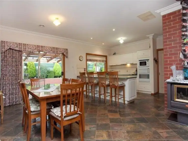 Fifth view of Homely house listing, 2 Lucern Close, Romsey VIC 3434