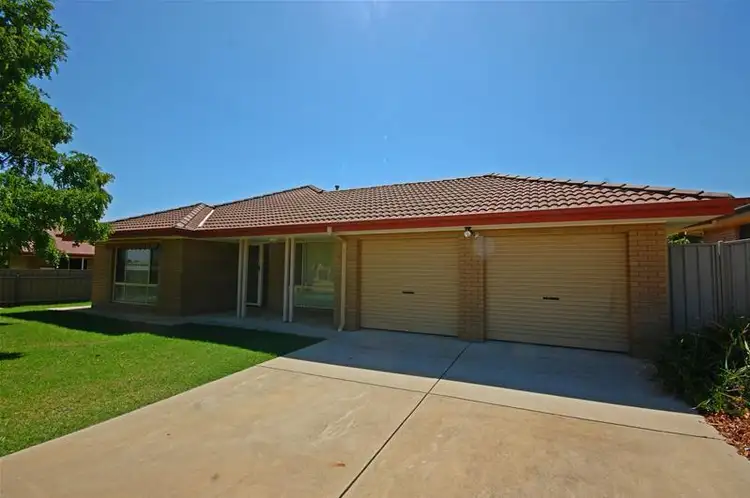 29 Paldi Crescent, Glenfield Park NSW 2650