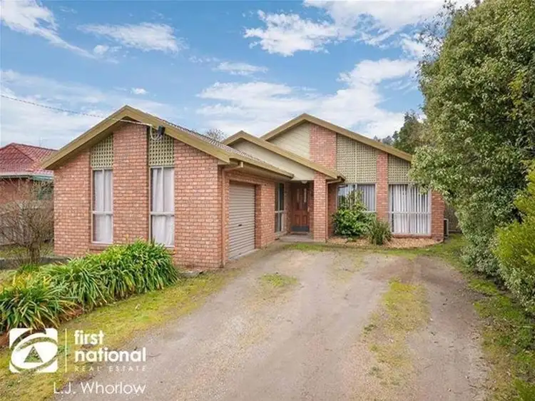 16 Mountain View Way, Gisborne VIC 3437