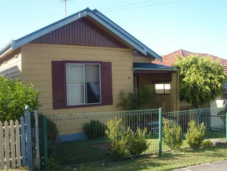 87 Barton Street, Mayfield East NSW 2304