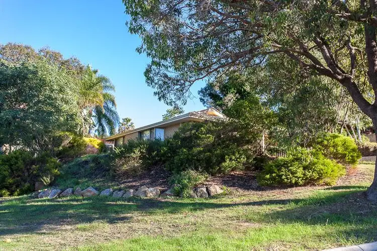 20 Carawatha Avenue, Mount Nasura WA 6112