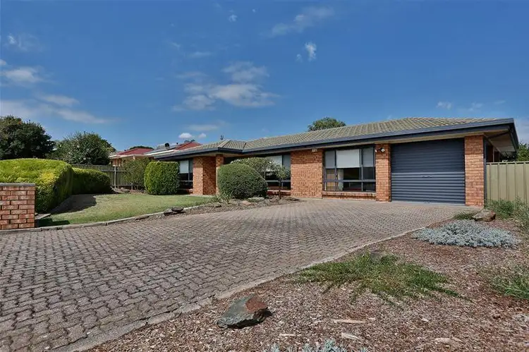 15 St Albans Road, Woodcroft SA 5162