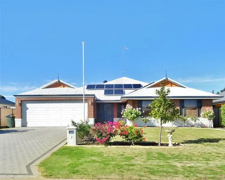 7 McKay Avenue, Waroona WA 6215