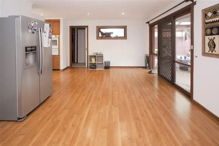 Sixth view of Homely house listing, 4 Skye Crescent, Endeavour Hills VIC 3802