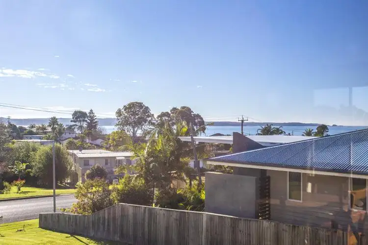 2 Peter Crescent, Batehaven NSW 2536