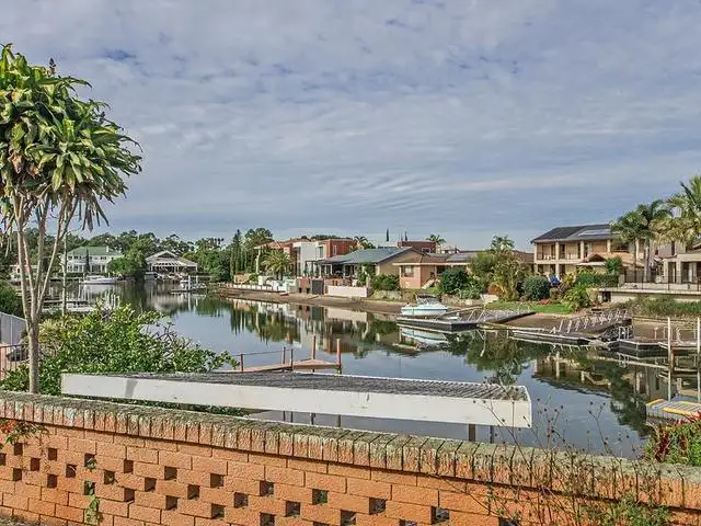 74 Boomerang Crescent, Sorrento QLD 4217