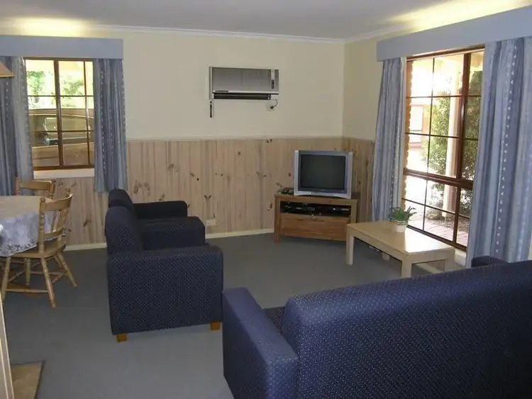 Third view of Homely unit listing, 4/1-5 Racecourse Road, Bright VIC 3741
