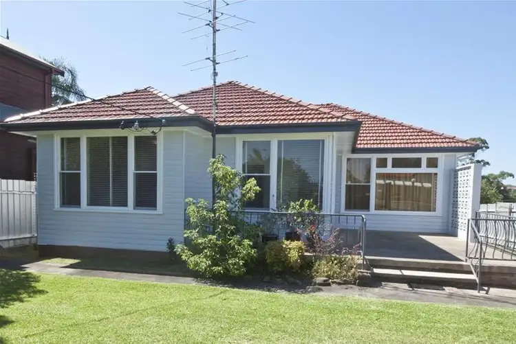 30 Dudley Road, Charlestown NSW 2290
