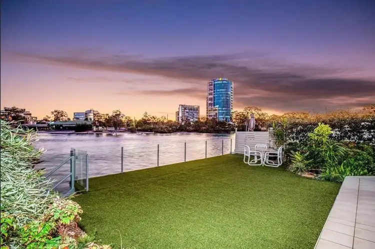 1/197 Stanhill Drive, Surfers Paradise QLD 4217