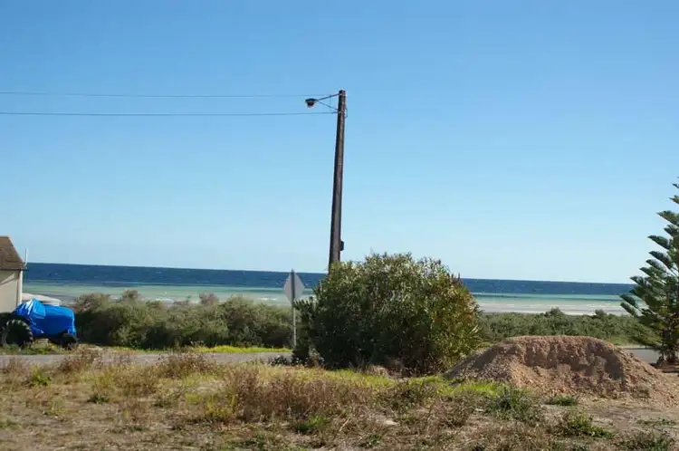 4 Foreshore Road, Hardwicke Bay SA 5575