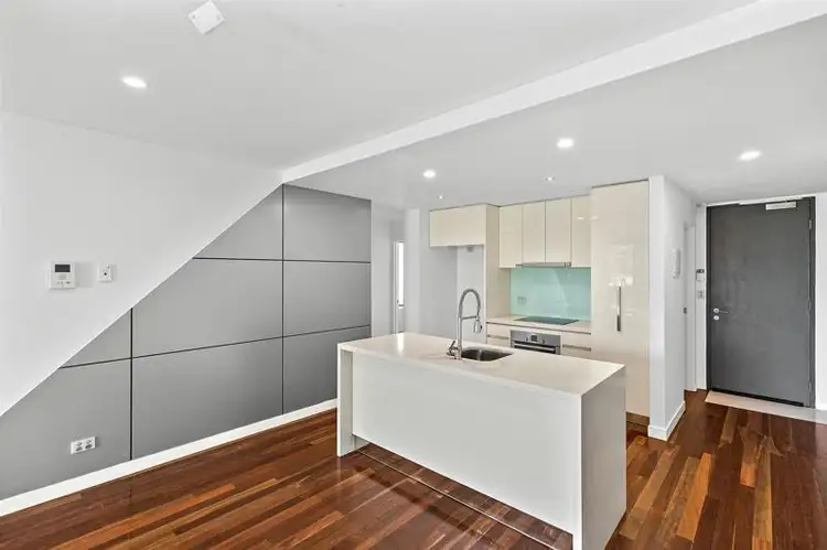 Sixth view of Homely apartment listing, 4/25-27 Nepean Highway, Aspendale VIC 3195