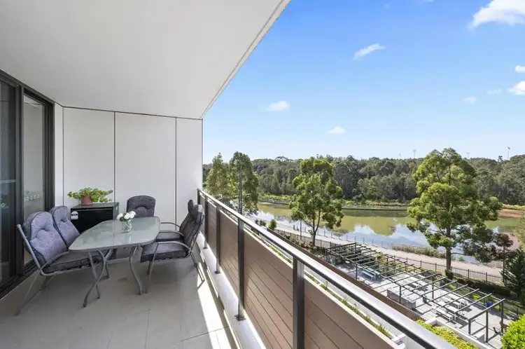 32/93 Caddies Boulevard, Rouse Hill NSW 2155