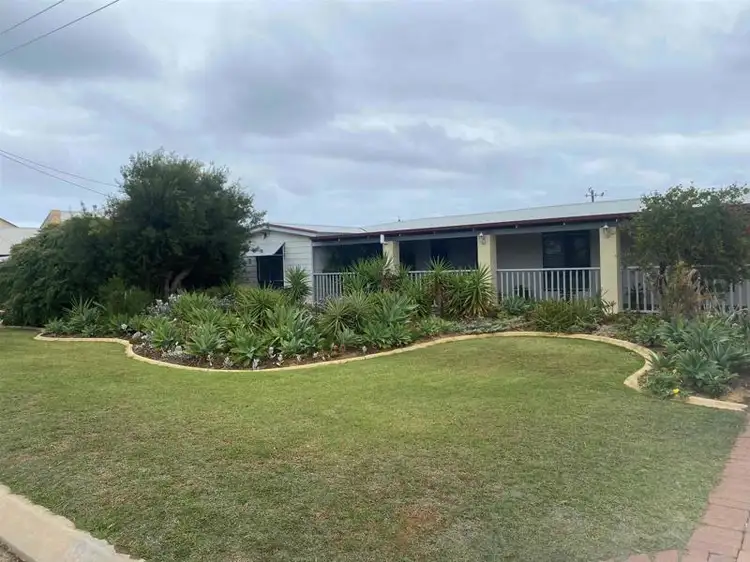 9 Tuart Street, Leeman WA 6514