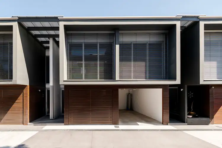 Main view of Homely townhouse listing, 3/165 Dornoch Terrace, Highgate Hill QLD 4101