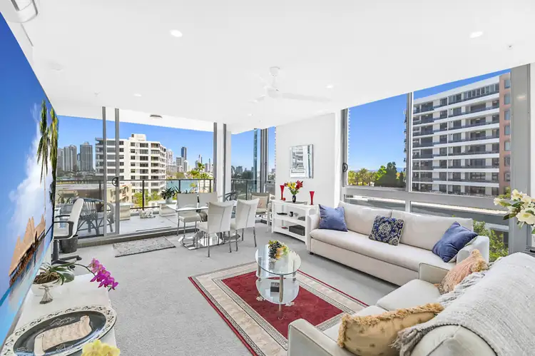 701/4 Como Crescent, Southport QLD 4215