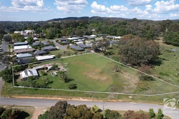 7 Warner Road, Beechworth VIC 3747