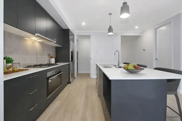 Second view of Homely house listing, 2 Kansas Court, Springdale Heights NSW 2641