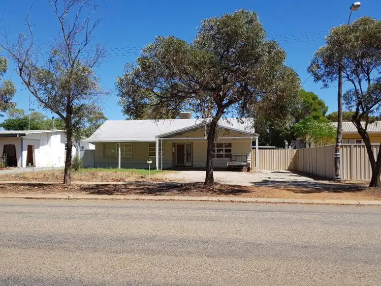 6 PADBURY Street, Moora WA 6510