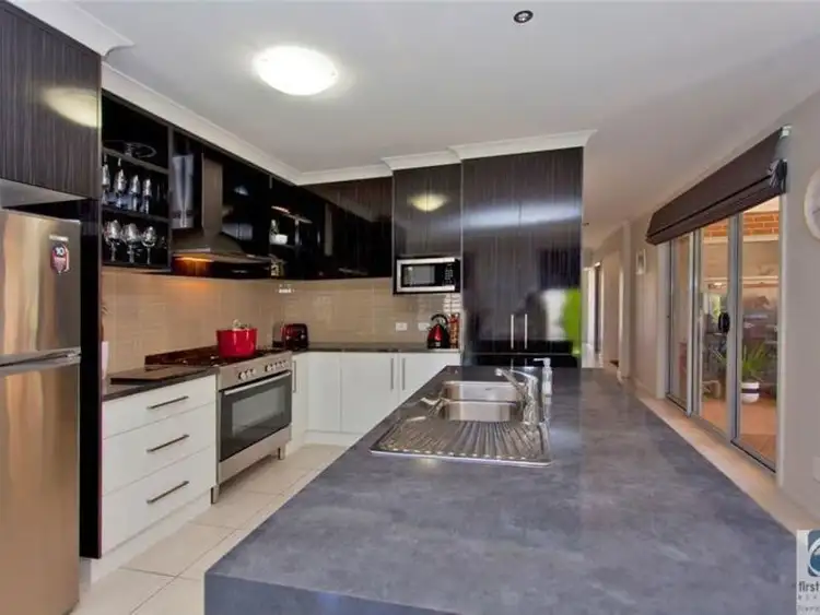 Second view of Homely house listing, 8 Clarendon Avenue, Wodonga VIC 3690