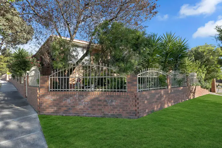 1/1 Elgata Close, Meadow Heights VIC 3048